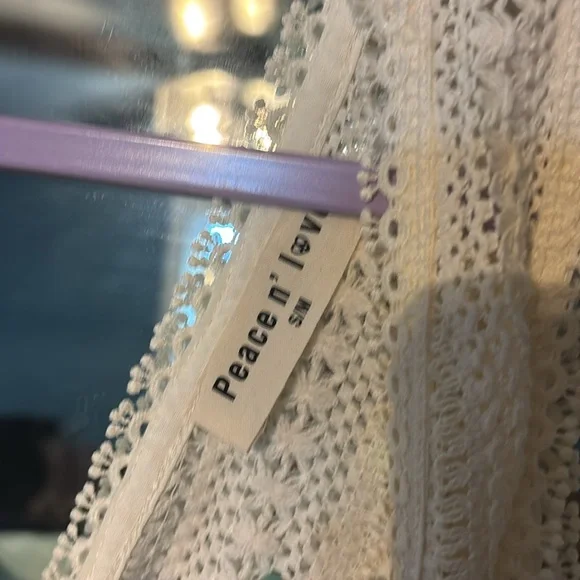 Elegant Cream Crochet Tank Top - Picture 2 of 2